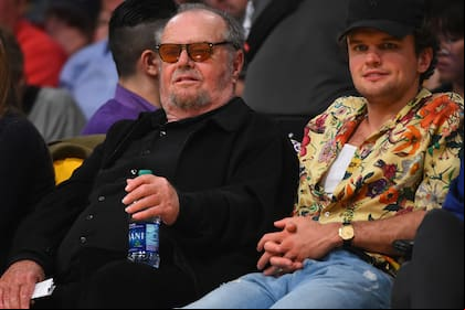 Jack con su hijo Ray, el 4 de abril de este año viendo a los Lakers