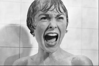 Janet Leigh en un clásico momento de Psicosis, la obra maestra de Hitchcock, que volverá a verse en la pantalla de un cine esta semana