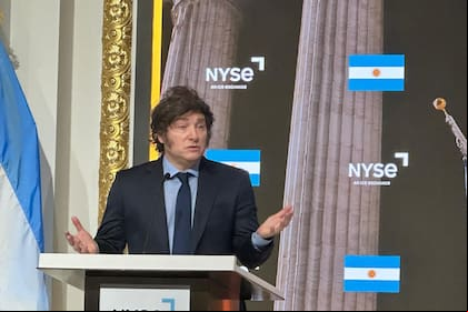 Javier Milei expone ante empresarios en Nueva York