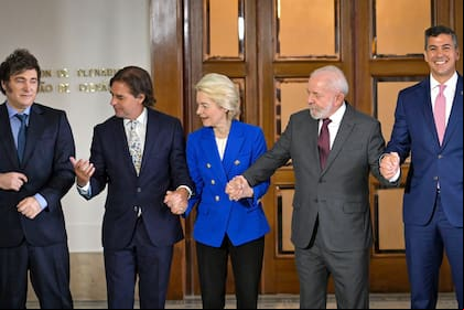 Javier Milei y los otros presidentes del Mercosur cuando fue la visita de la titular de la Unión Europea, el año pasado