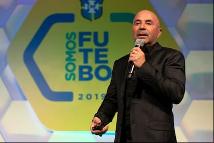 Jorge Sampaoli participa de un congreso de técnicos en Brasil