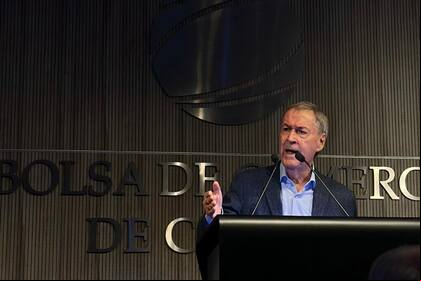 Juan Schiaretti, durante un encuentro con empresarios en la Bolsa de Comercio de Córdoba