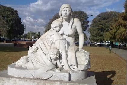 La Cautiva, de Lucio Correa Morales ,es una de las obras más importantes del patrimonio de arte público de la Ciudad