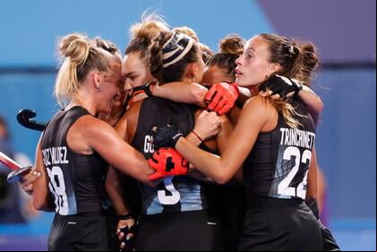 La celebración del segundo gol de las Leonas ante India