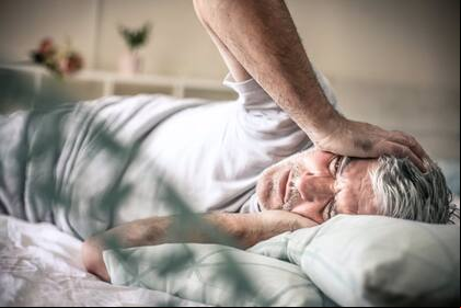 La cuestión es: ¿por qué se siente el dolor con más intensidad por la noche?