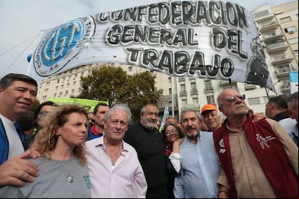 La cúpula de la CGT desafió a la Casa Rosada en las calles, en la antesala del paro