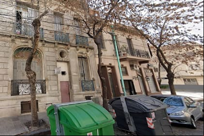 La fachada del hotel familiar de Olavarría 1621, Barracas