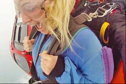 La historia de Emma Carey, una mujer que sufrió un accidente en 2013 y estuvo cerca de no volver a caminar