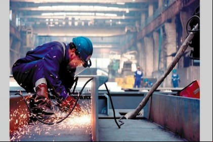 La industria manufacturera disminuyó 4,5% respecto a 2019