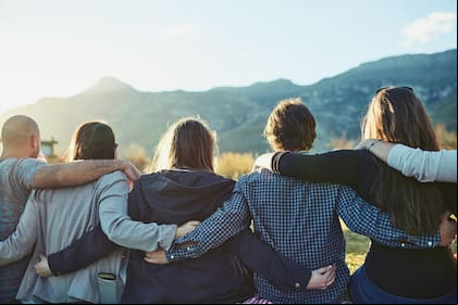 La investigación comenzó con el seguimiento de 268 estudiantes de segundo año de la universidad. El objetivo consistía en identificar los secretos para una vida larga y alegre
