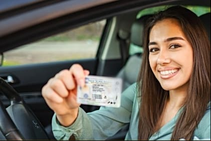 La Ley de y Privacidad de la Licencia de Conducir permite a todos los neoyorquinos mayores de 16 años solicitar un permiso, independientemente de su estatus legal