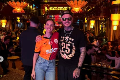 La pareja se encuentra en Turquía festejando un nuevo logro del futbolista (Foto: @mauroicardi)