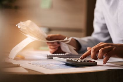 La propuesta oficial busca bajar la menor remuneración sujeta al impuesto y, a la vez, modificar varios aspectos del cálculo