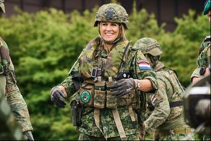 La reina Máxima participó de una actividad junto a una unidad del ejército (Foto: Instagram @koninklijkhuis)