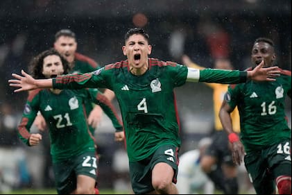 La selección dirigida por Javier Aguirre buscará ganar para acceder a la final de este certamen internacional (Archivo)