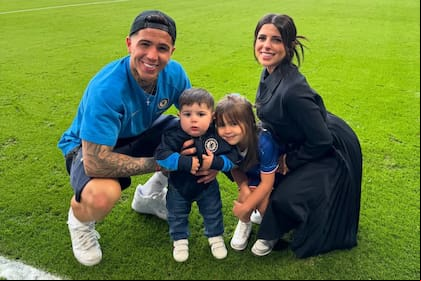 La tierna foto que compartió Valentina Cervantes junto a Enzo Fernández en un avión privado rumbo a la Argentina