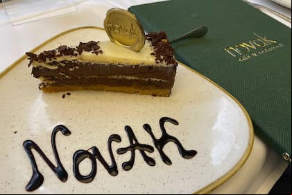 La vedette de la carta del restaurante de la familia Djokovic en Belgrado está entre los postres, la “Novak Cake”, una bomba calórica de más de diez ingredientes.