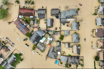 Las inundaciones cubrían la mayor parte de Pájaro Valley, California, el domingo 12 de marzo de 2023