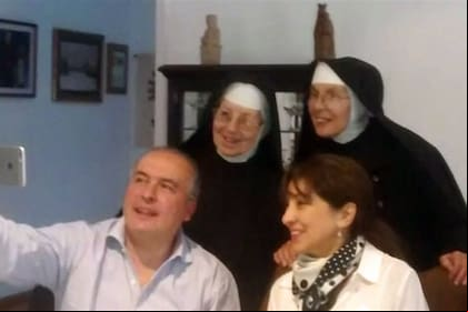 Las religiosas, con López y su esposa, María Amalia Díaz
