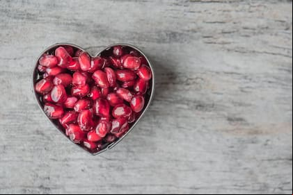 Los alimentos ricos en vitamina C, como la granada, combaten la gripe