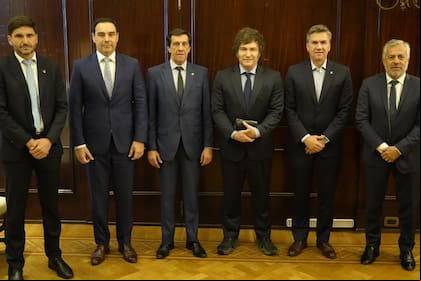 Los gobernadores de la UCR en un encuentro con Milei, el año pasado