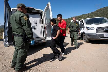 Los gobiernos federales han impuesto una serie de legislaciones para regular la migración en EE.UU.