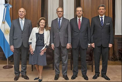 Los jueces brindaron juntos, tras una jornada de disputas internas