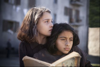 Ludovica Nasti y Margherita Mazzucco, las pequeñas protagonistas de My Brilliant Friend, la adaptación televisiva de la primera de las novelas del Cuarteto Napolitano de Elena Ferrante, presentada en Venecia