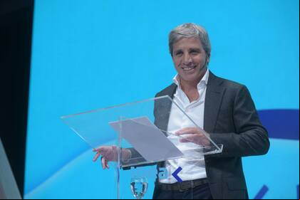 Luis Caputo: “Hay muchos impuestos que no tienen que estar. No solo las retenciones. Para tratar de solucionarlo, algunos vinimos al sector público"