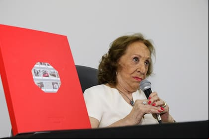Luz Castillo, durante el festejo y la presentación del libro