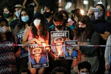 Marcha de amigos y familiares de Tehuel en la localidad de Alejandro Korn