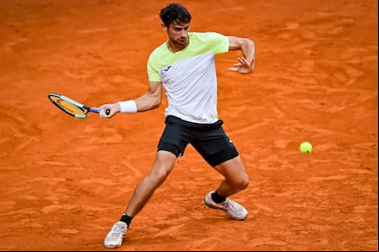 Mariano Navone (98°) comienza su participación en Roland Garros 2025 frente al estadounidense Brandon Nakashima (29°)