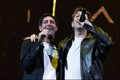 Mateo Sujatovich con Juan Kartún, el invitado en la noche del sábado