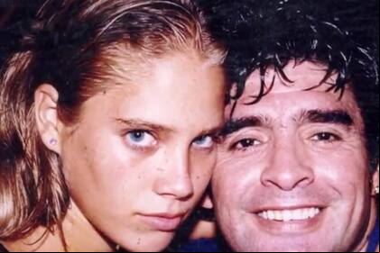 Mavys Álvarez y Diego Maradona