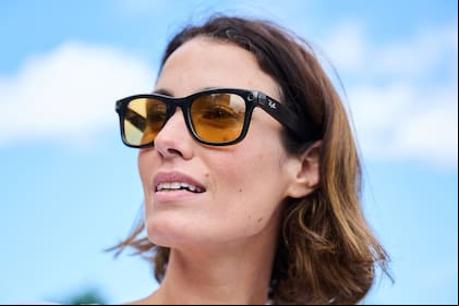 Meta presentó su nueva generación de anteojos conectados, diseñados junto a Ray-ban. Tienen varios diseños y ópticas, e incluyen parlantes, micrófonos y cámaras para escuchar música, hacer llamadas o streaming de video