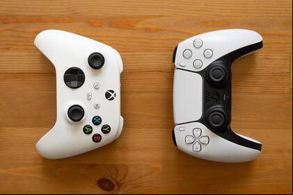 Microsoft dice que planea cambiar el precio de sus consolas Xbox, a diferencia de Sony, que anunció un aumento de precio de la PlayStation 5 en algunos mercados
