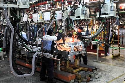 NOTA SOBRE LA SITUACION DE LA INDUSTRIA AUTOMOTRIZ
EN LA PLANTA DE AUTOS PROCESO DE PRODUCCION. SECTORES DE CHAPA Y MONTAJE.
MAXIMILIANO AMENA