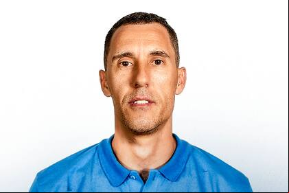 Pablo Prigioni fue entrenador principal de Baskonia de España en 2017 pero no le fue bien; desde allí emigró a la NBA
