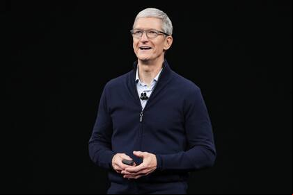 Para Tim Cook, la realidad aumentada será una tecnología tan revolucionaria como lo fue en su momento el iPhone para los teléfonos móviles, y la compañía planea lanzar un visor de realidad aumentada y unas gafas inteligentes en 2023
