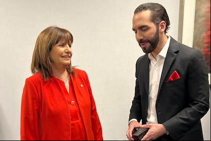 Patricia Bullrich, junto a Bukele