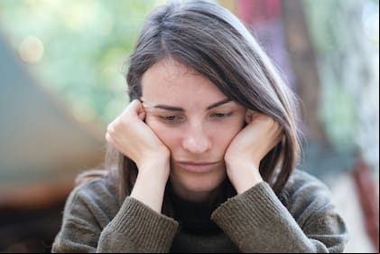 Qué características tienen las personas que fueron abandonadas por sus padres, según la psicología