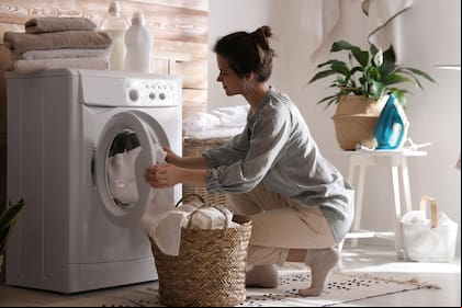 Qué hay que tener en cuenta a la hora de elegir un lavarropas: además del tamaño y el diseño, hay que mirar la eficiencia energética, el consumo de agua, y los kilos de ropa que puede procesar en un lavado, entre otras cosas