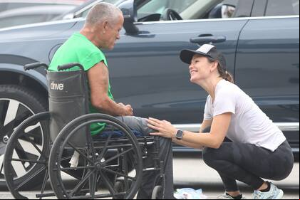 Ricos, famosos y solidarios: de Jennifer Garner a Tom Holland, las celebridades y sus buenas acciones del día en fotos