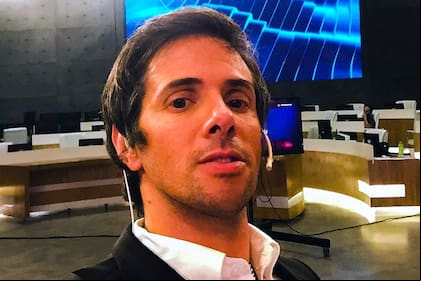 Robertito Funes Ugarte le pone humor a la cuarentena.