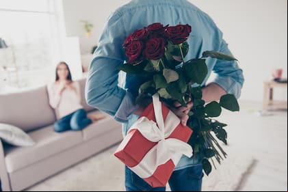 San Valentín: Terminar una relación antes de esa fecha libera de organizar cenas y comprar regalos que no se hacen con sinceridad y cariño