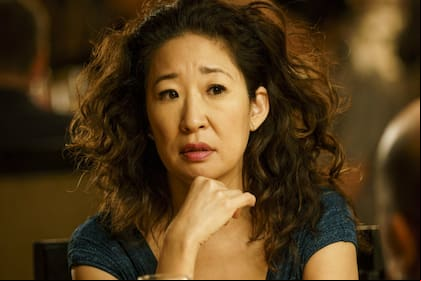 Sandra Oh como Eve Polastri, la agente del MI6 que disfruta de cazar a una asesina a sueldo por todo el mundo