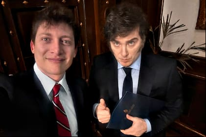 Santiago Caputo y Javier Milei