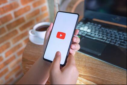 Se pueden descargar los videos de YouTube con varios sitios web o aplicaciones disponibles tanto en la computadora como en el celular