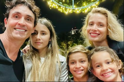 Sebastián Estevanez e Ivana Saccani se convirtieron en padres de su cuarto hijo, Faustino, el 29 de noviembre pasado