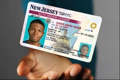 Si una licencia de conducir o identificación estatal tiene una estrella en la esquina superior derecha, significa que ya es una Real ID